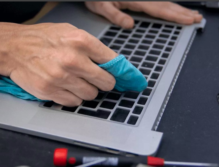 Ремонт ноутбука после залития в Можайском районе Москвы